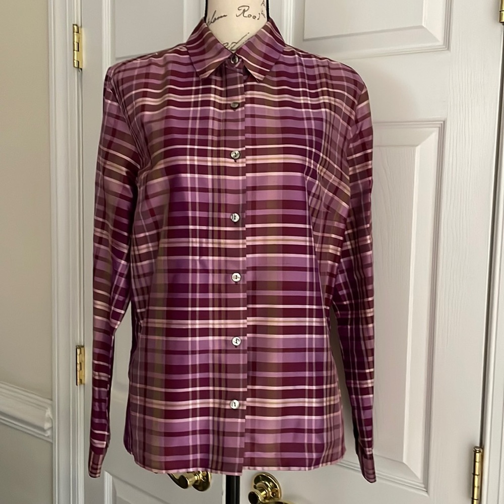 Ann Taylor buttons down shirt